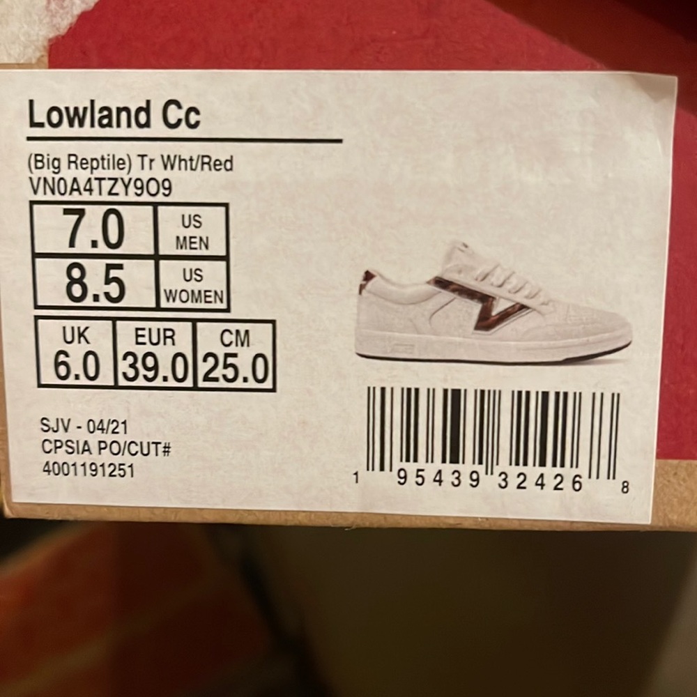 Vans Lowland Cc
(Big Reptile) Tr Wht/Red
VNOATZY909 WMNS sneakers - Picture 16 of 16